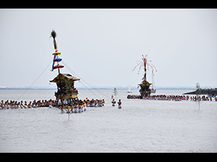 三谷祭 海中渡御